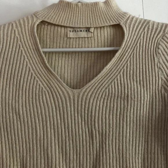 DREAMERS Sweater - Picture 3 of 7